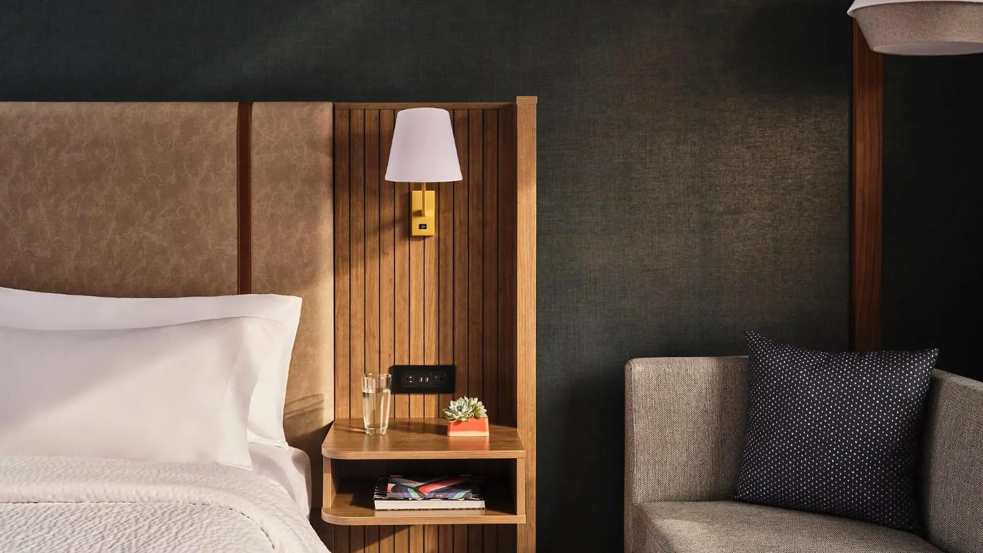 Holiday Inn Nashville Airport By Ihg Hotel
