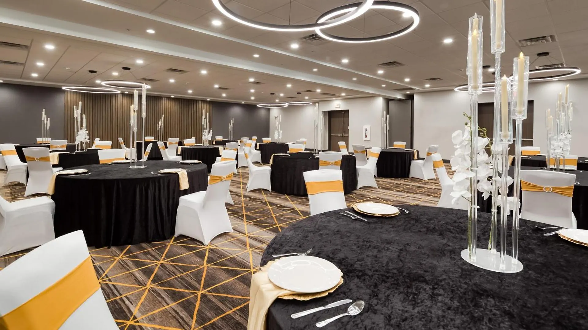 Holiday Inn Nashville Airport By Ihg 3*,